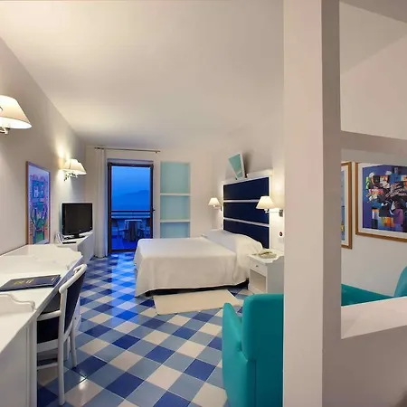 ブリストル 4* ソレント