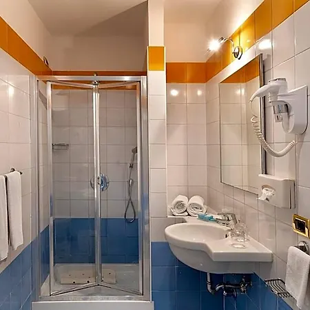 호텔 브리스톨 4*