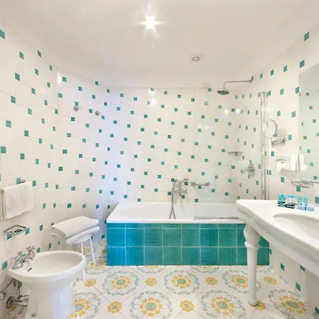 Bristol Hotel 4*